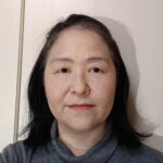 小顔マッサージ後の女性の顔