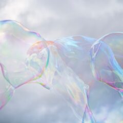 石鹸で汚れが落ちる仕組みって？洗浄と泡の働きを解説します