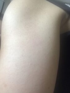 綺麗な二の腕女性