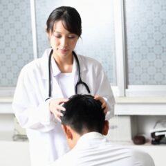 薄毛の原因は男女で違う？！改善するための対策についても解説